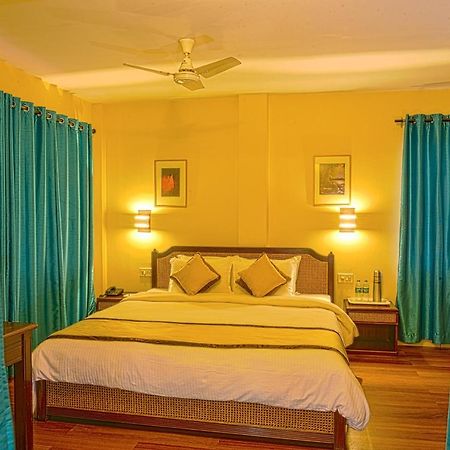Landmark Hotels 古瓦哈提 外观 照片