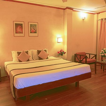 Landmark Hotels 古瓦哈提 外观 照片