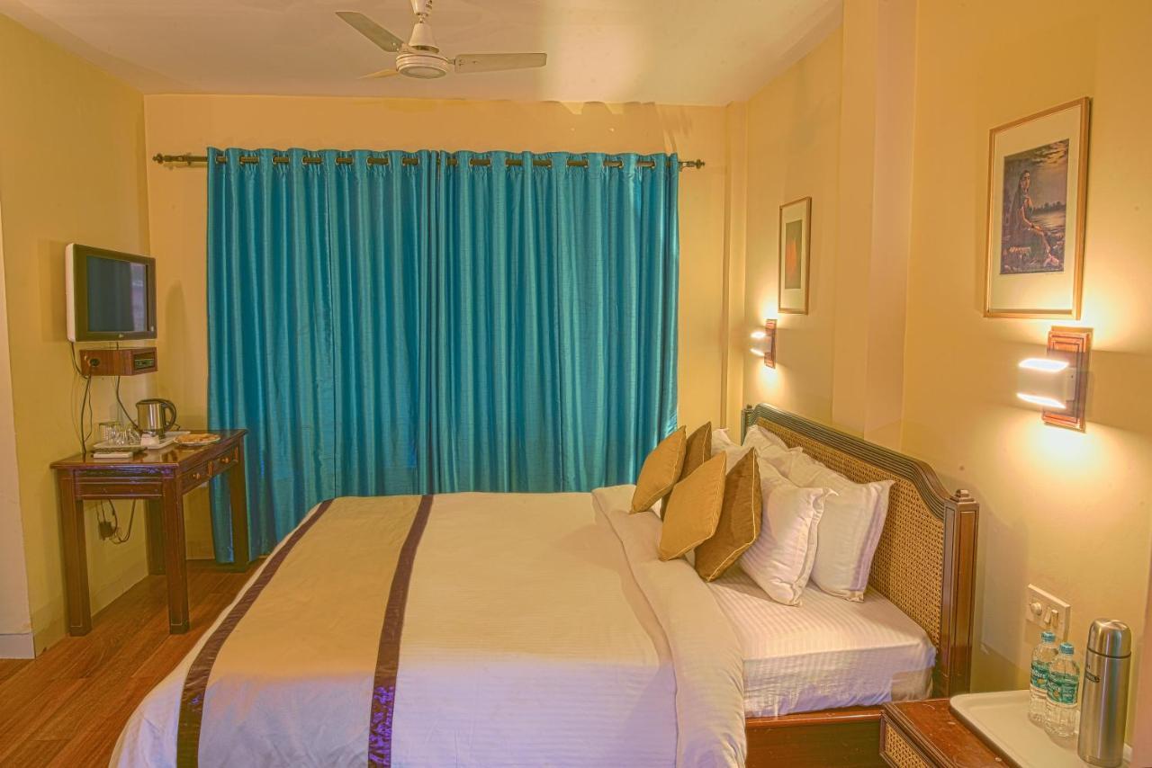 Landmark Hotels 古瓦哈提 外观 照片