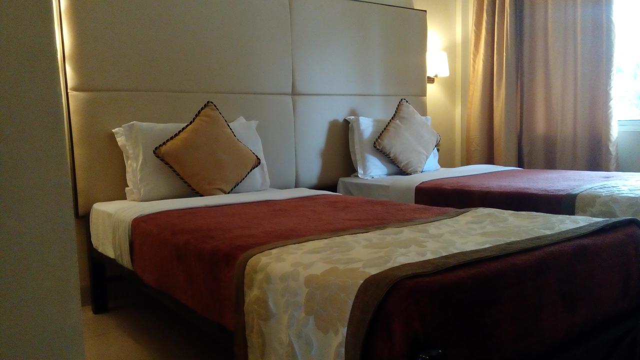 Landmark Hotels 古瓦哈提 外观 照片